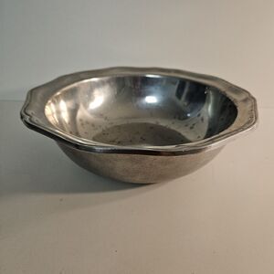 Vintage Signed 1973 Wilton Armetale Pewter 9"x2.5" in.‎ Serving Bowl Queen Anne